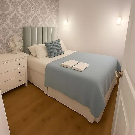 Charming Historic Bairro Alto * ליסבון