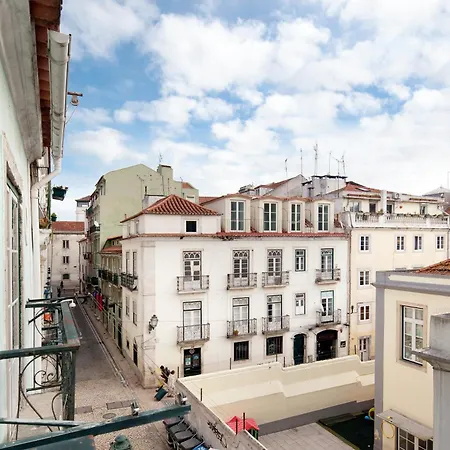 Charming Historic Bairro Alto * ליסבון